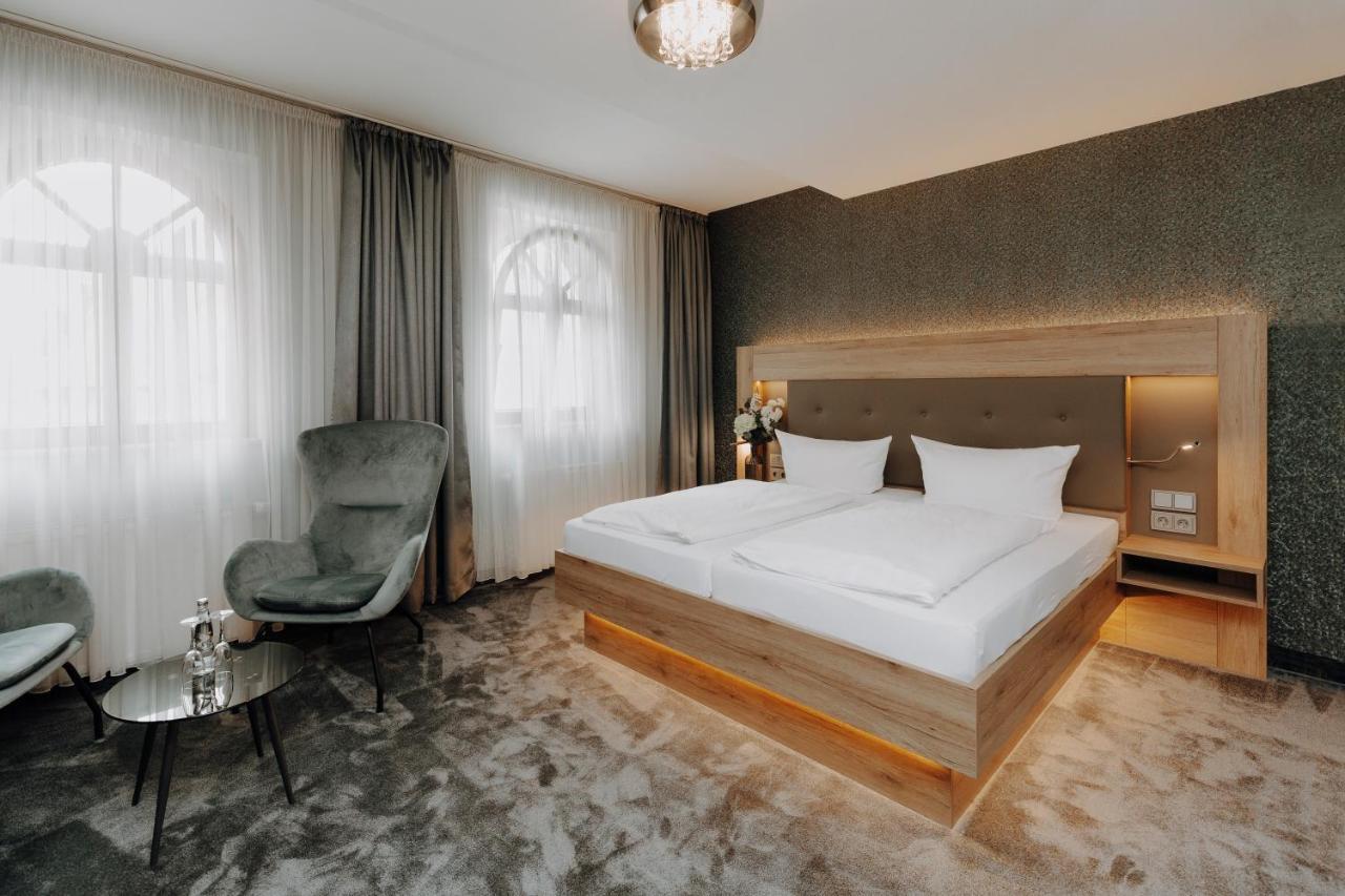 Hotel Schwarzer Adler شتندال المظهر الخارجي الصورة
