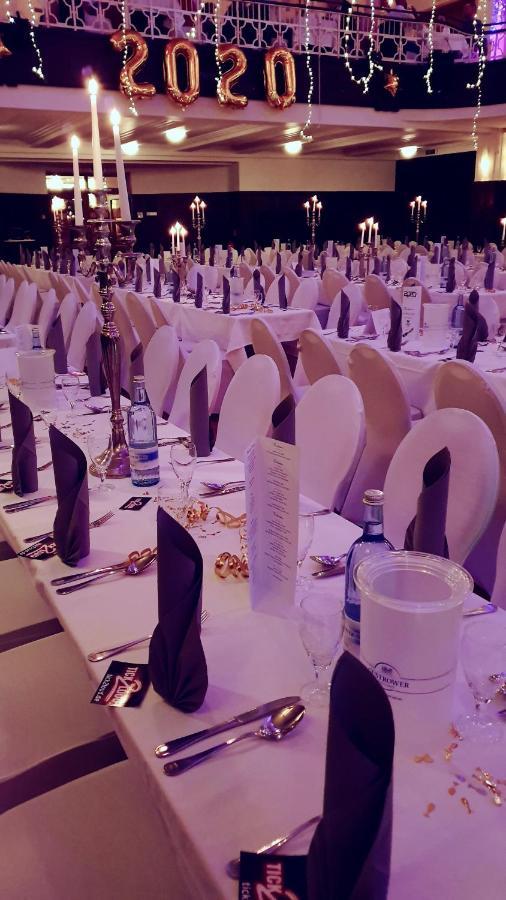 Hotel Schwarzer Adler شتندال المظهر الخارجي الصورة
